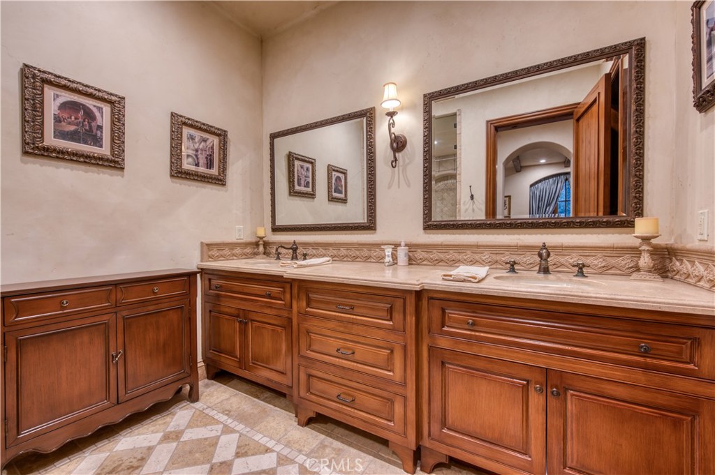 22931 Sonriente Trail