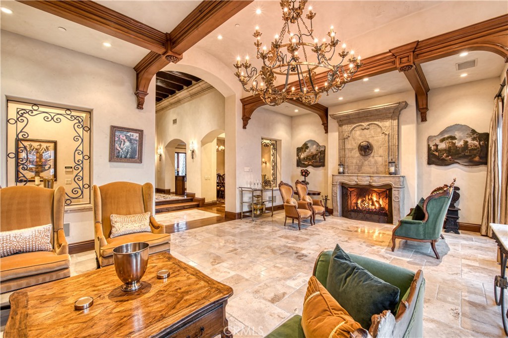 22931 Sonriente Trail