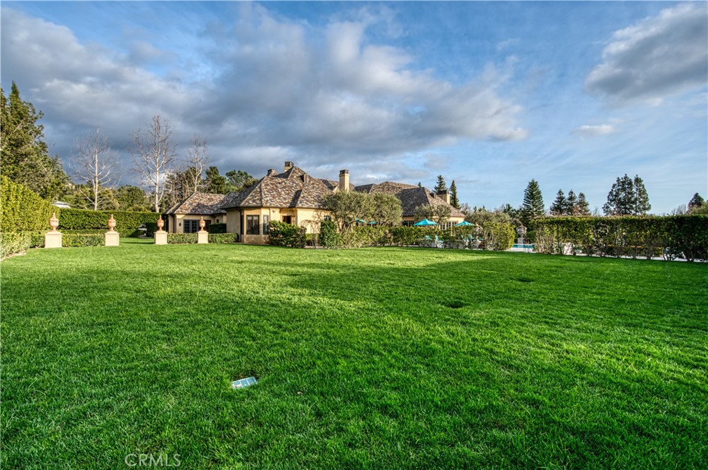 22931 Sonriente Trail