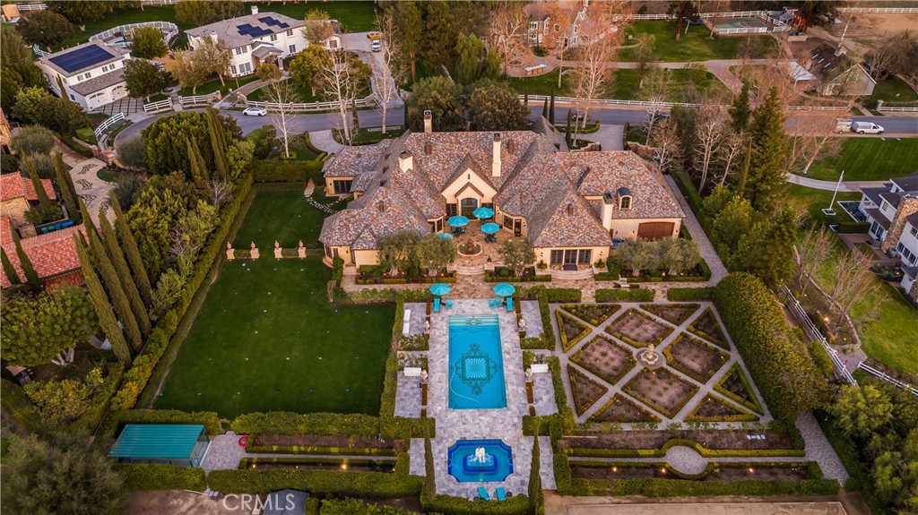 22931 Sonriente Trail