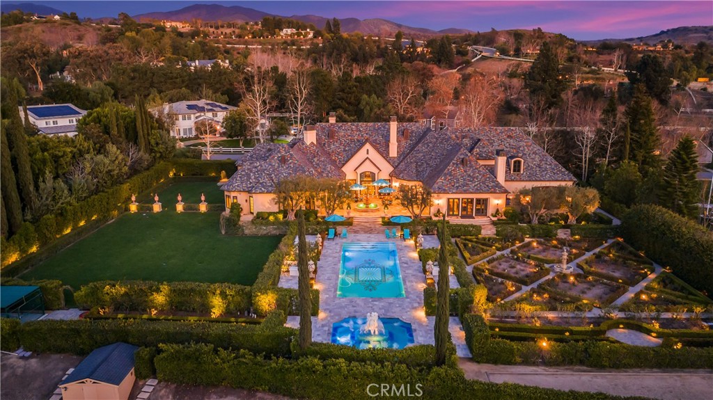 22931 Sonriente Trail