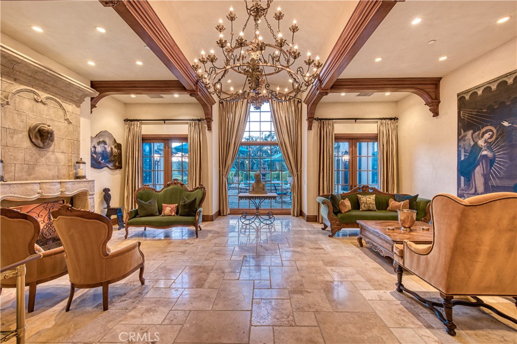 22931 Sonriente Trail