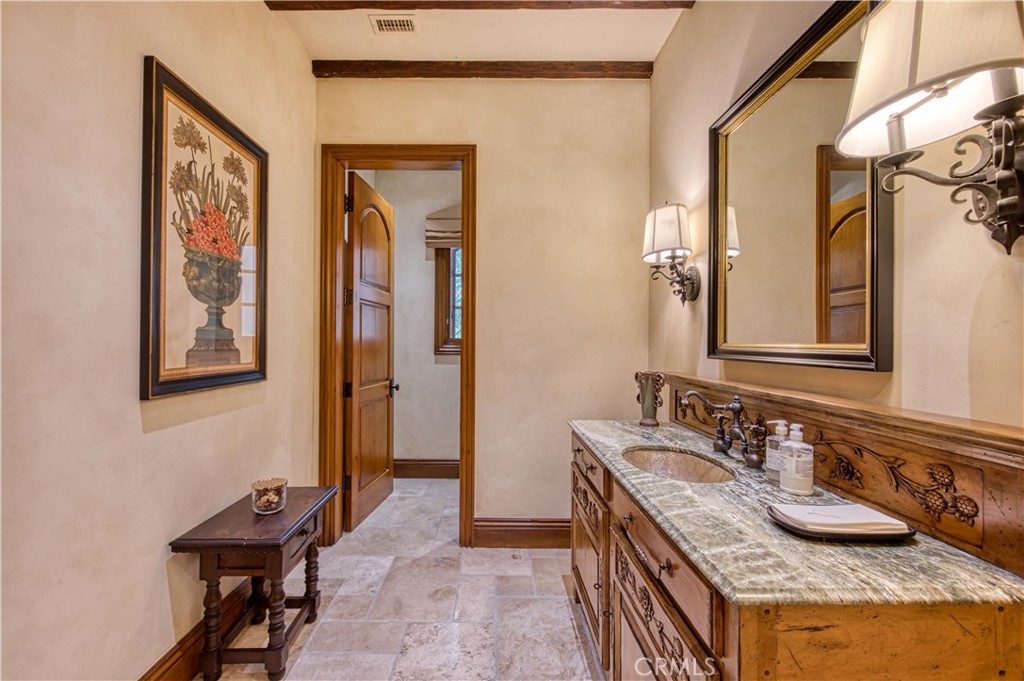 22931 Sonriente Trail