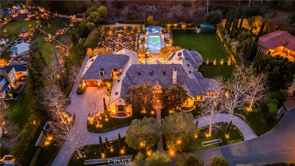 22931 Sonriente Trail