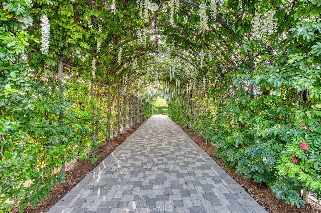 22931 Sonriente Trail