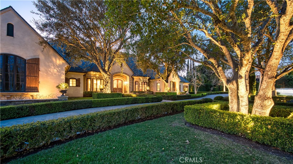 22931 Sonriente Trail