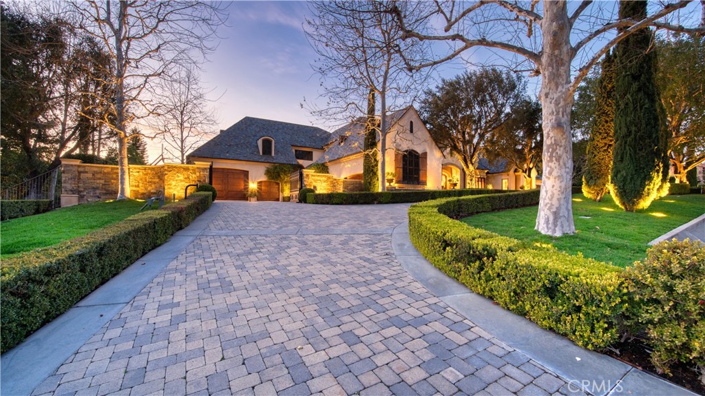 22931 Sonriente Trail