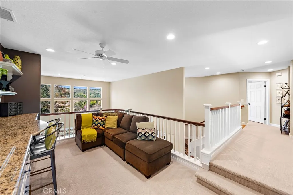 2 Williamsburg Lane