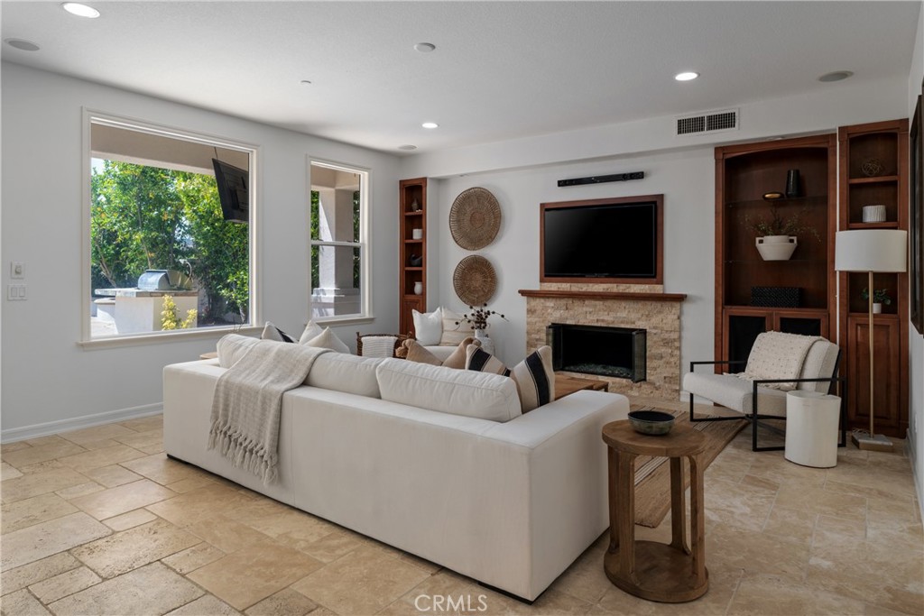 5 Douglass Drive