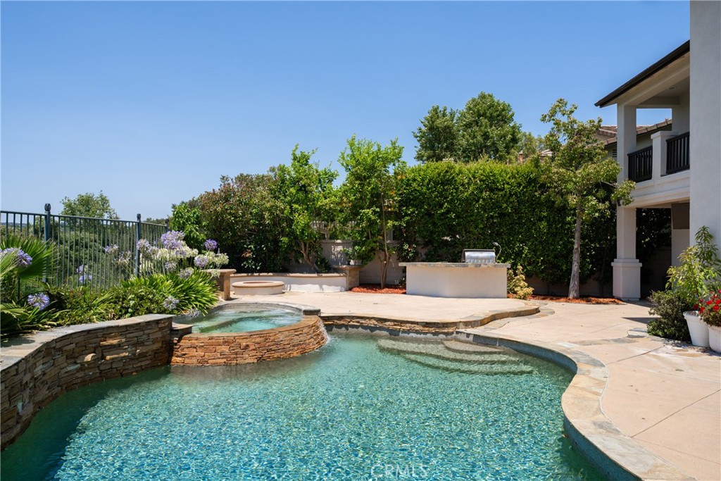 5 Douglass Drive
