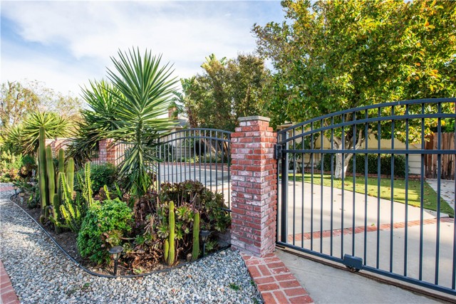 23046 Leonora DR