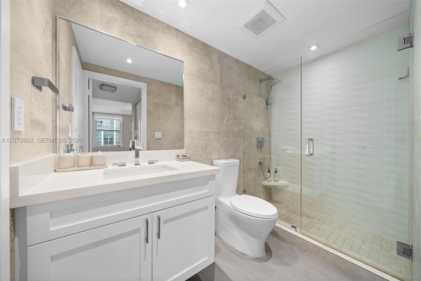 2899 Collins Avenue 1624