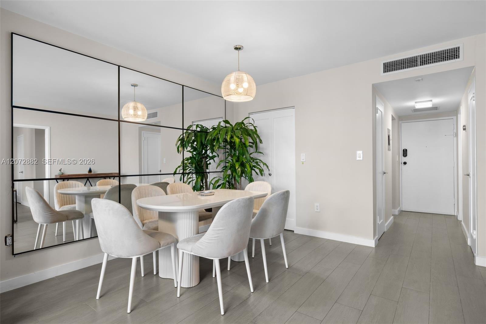 2899 Collins Avenue 1624
