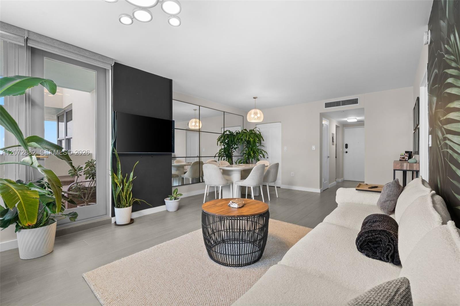 2899 Collins Avenue 1624