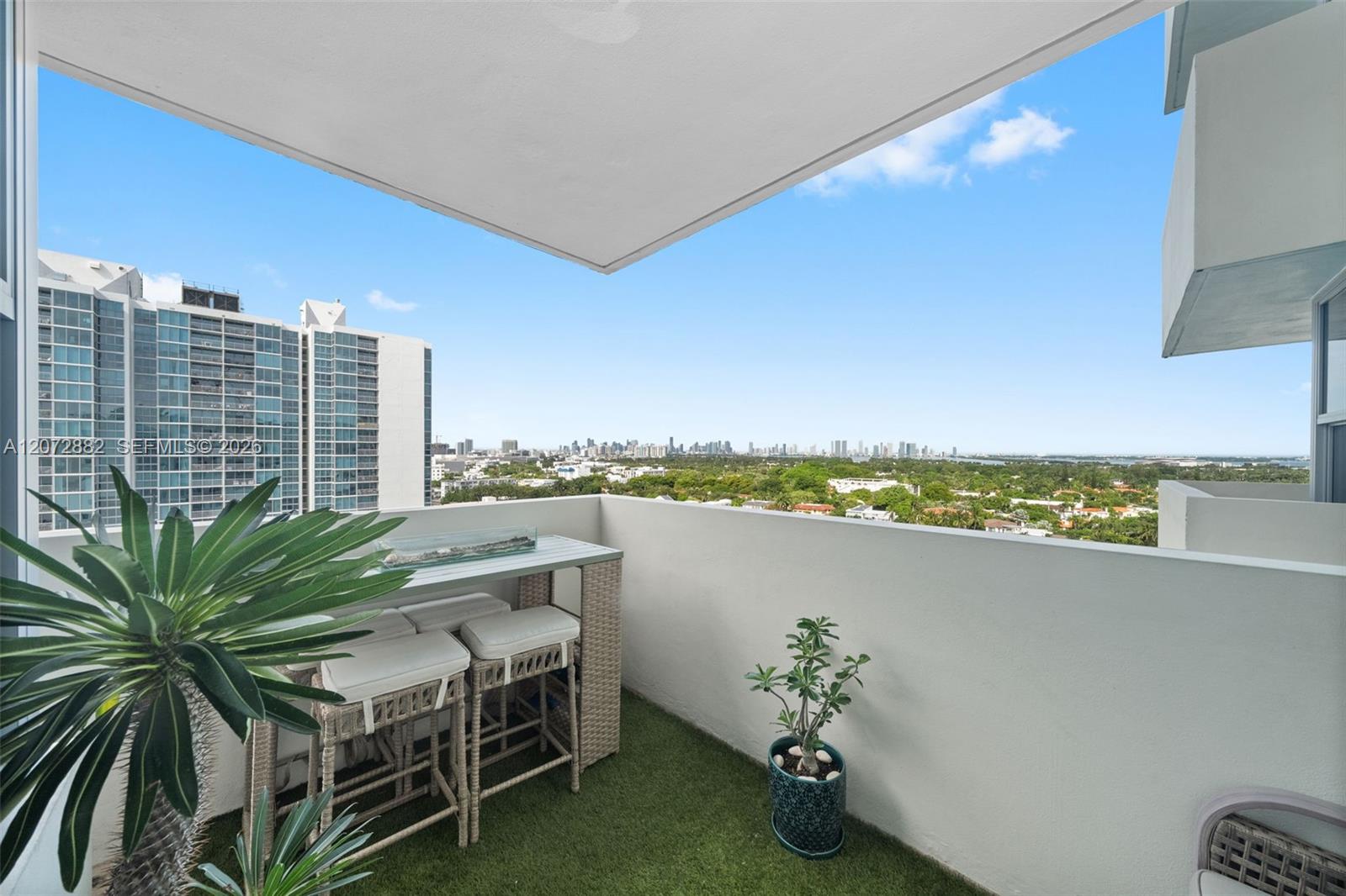 2899 Collins Avenue 1624