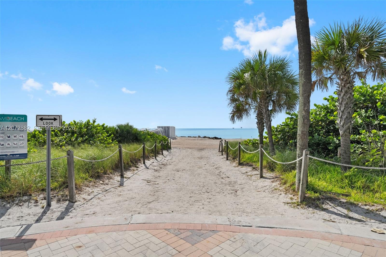 2899 Collins Avenue 1624