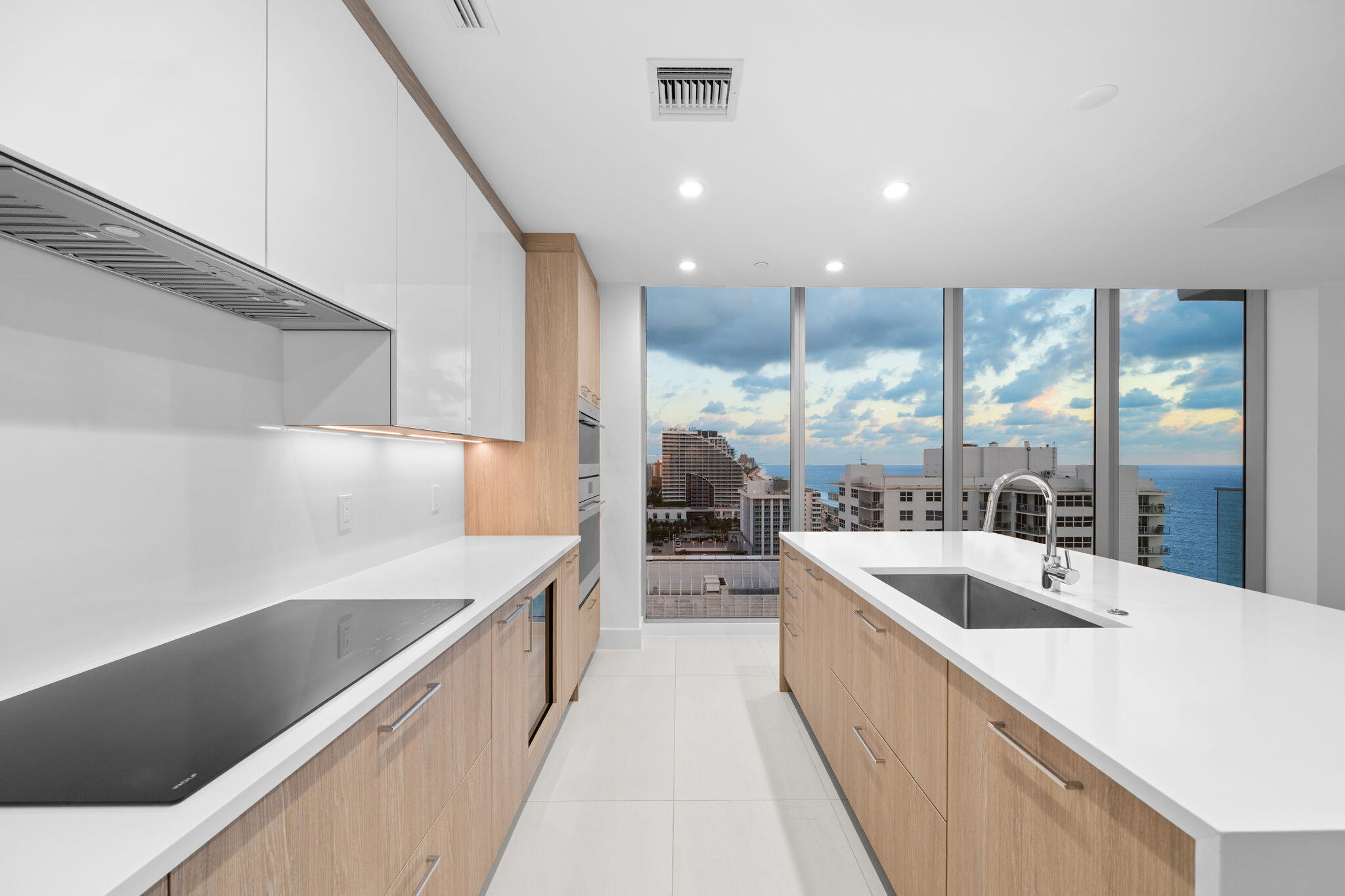 151 N Seabreeze Boulevard 1504