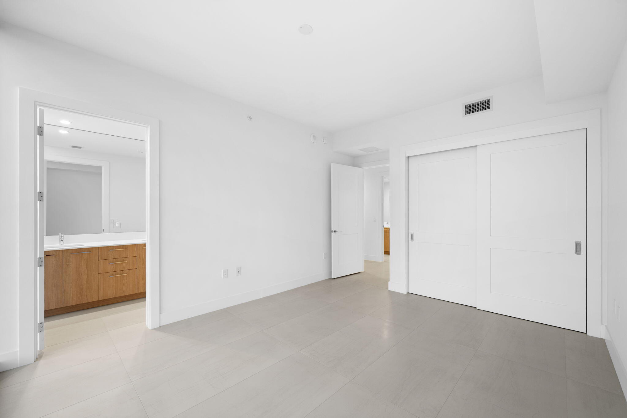 151 N Seabreeze Boulevard 1504