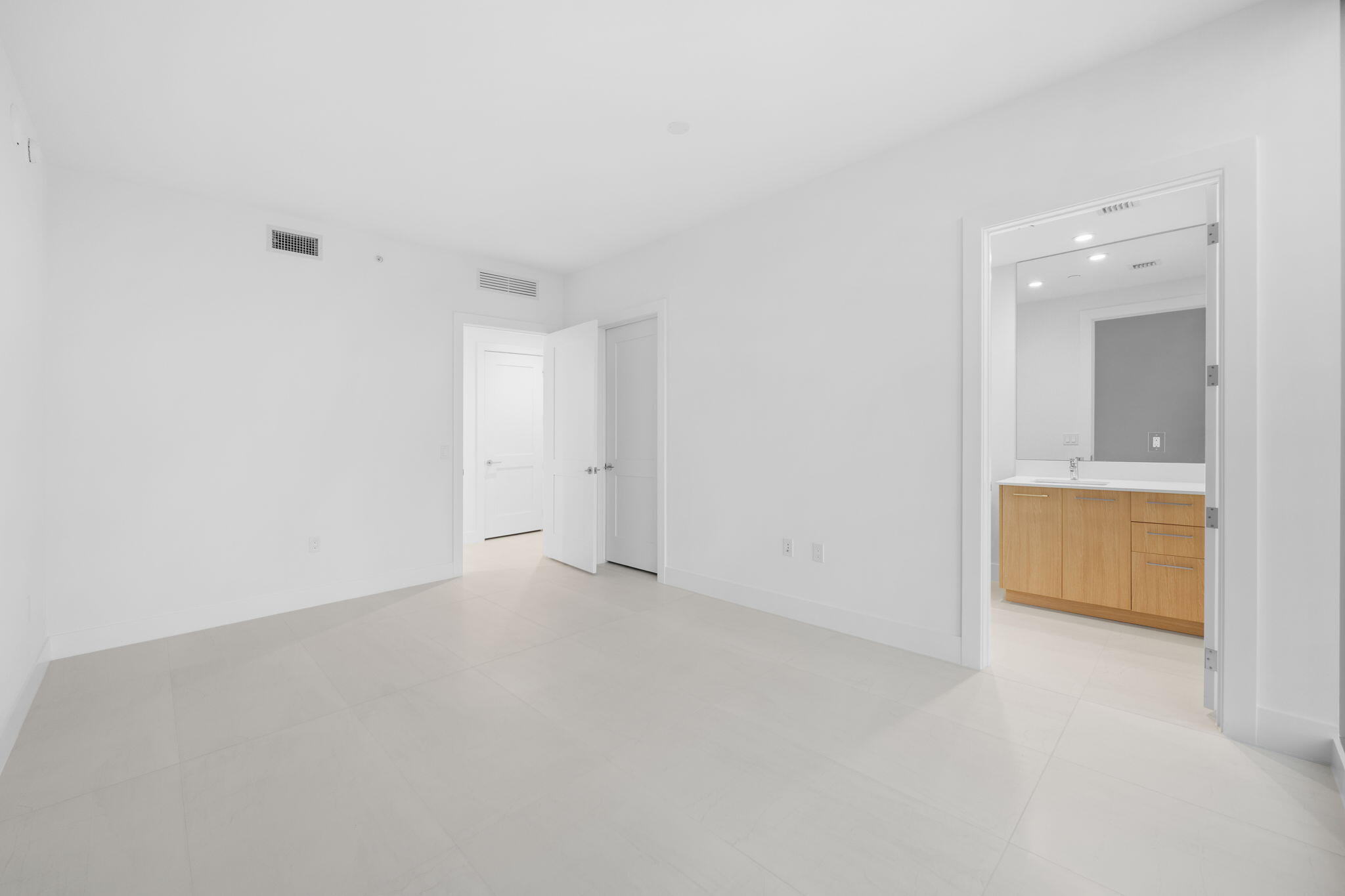 151 N Seabreeze Boulevard 1504