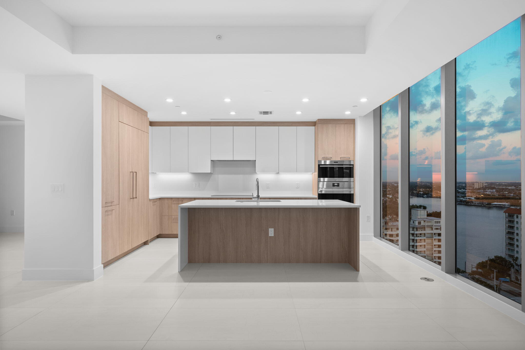151 N Seabreeze Boulevard 1504