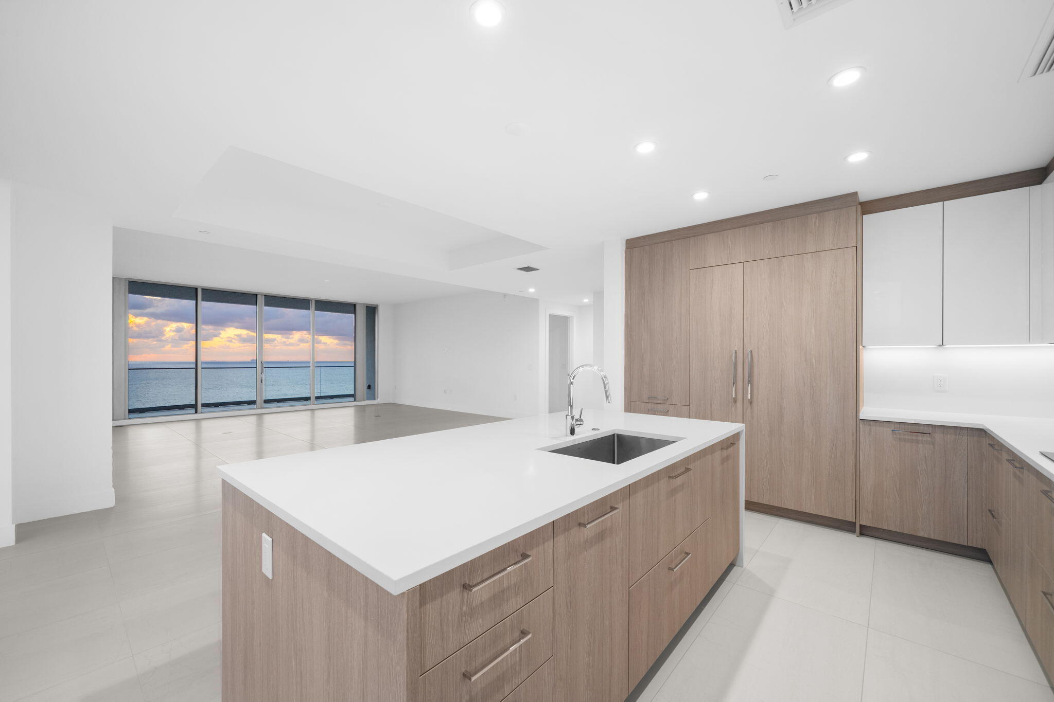 151 N Seabreeze Boulevard 1504