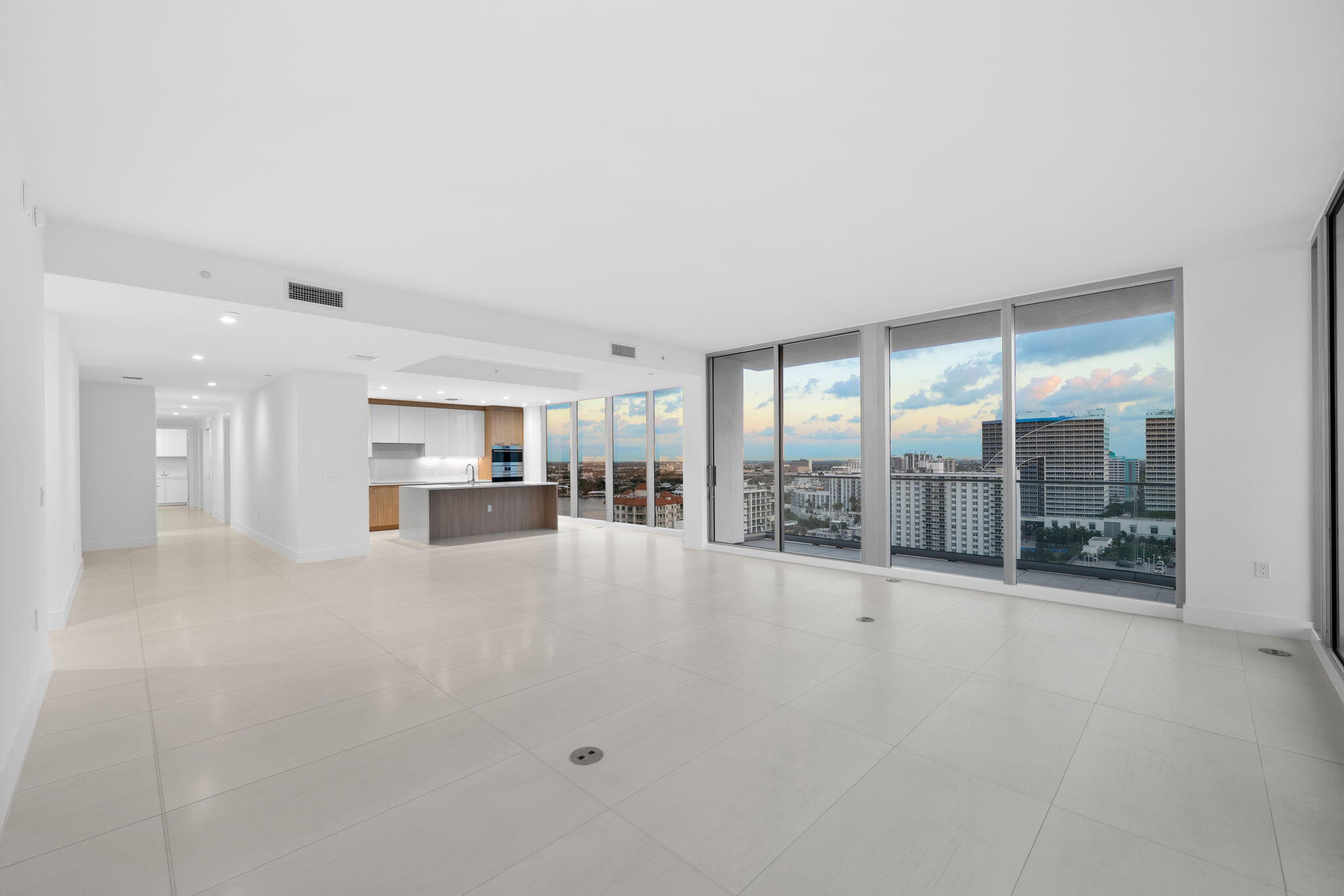 151 N Seabreeze Boulevard 1504