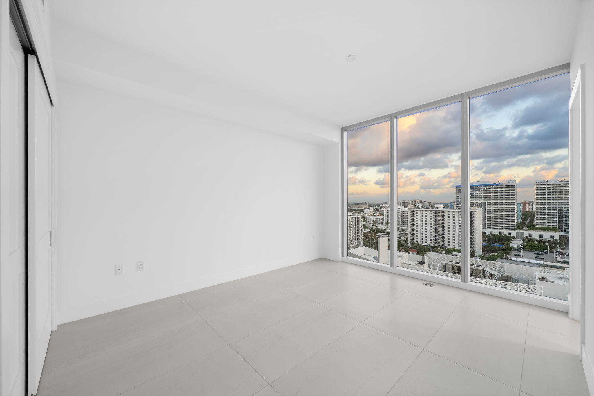 151 N Seabreeze Boulevard 1504