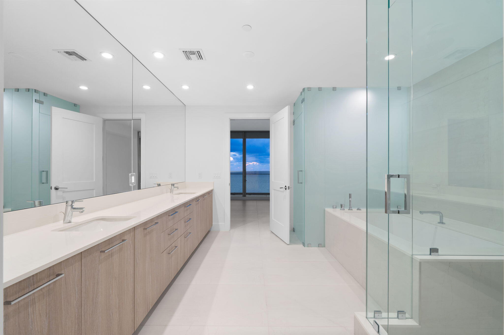 151 N Seabreeze Boulevard 1504