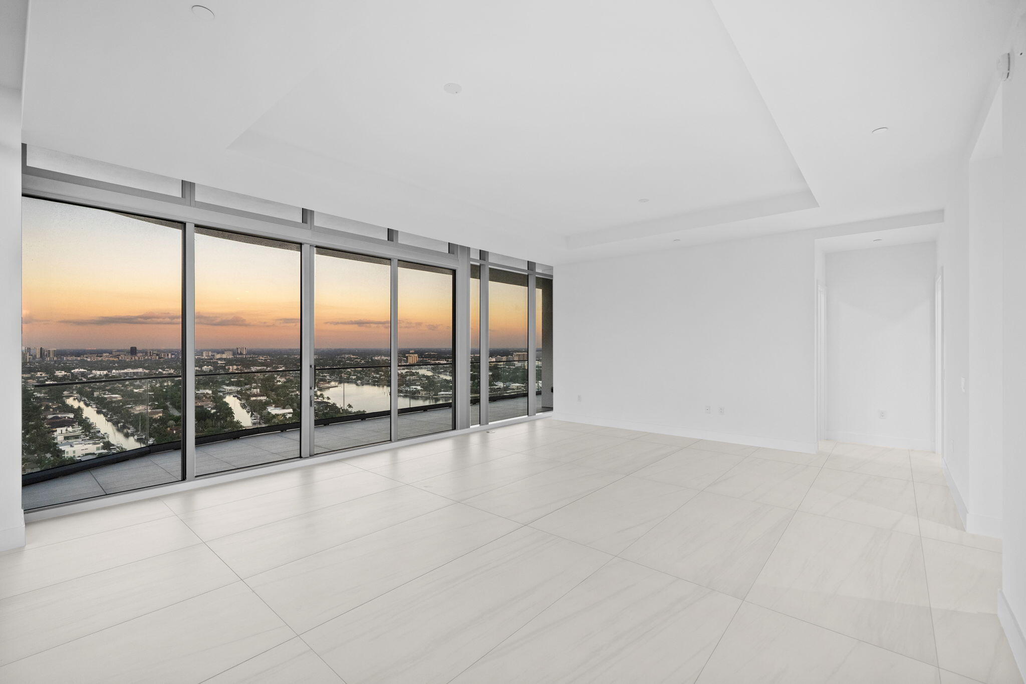 151 N Seabreeze Boulevard Ph2601-e