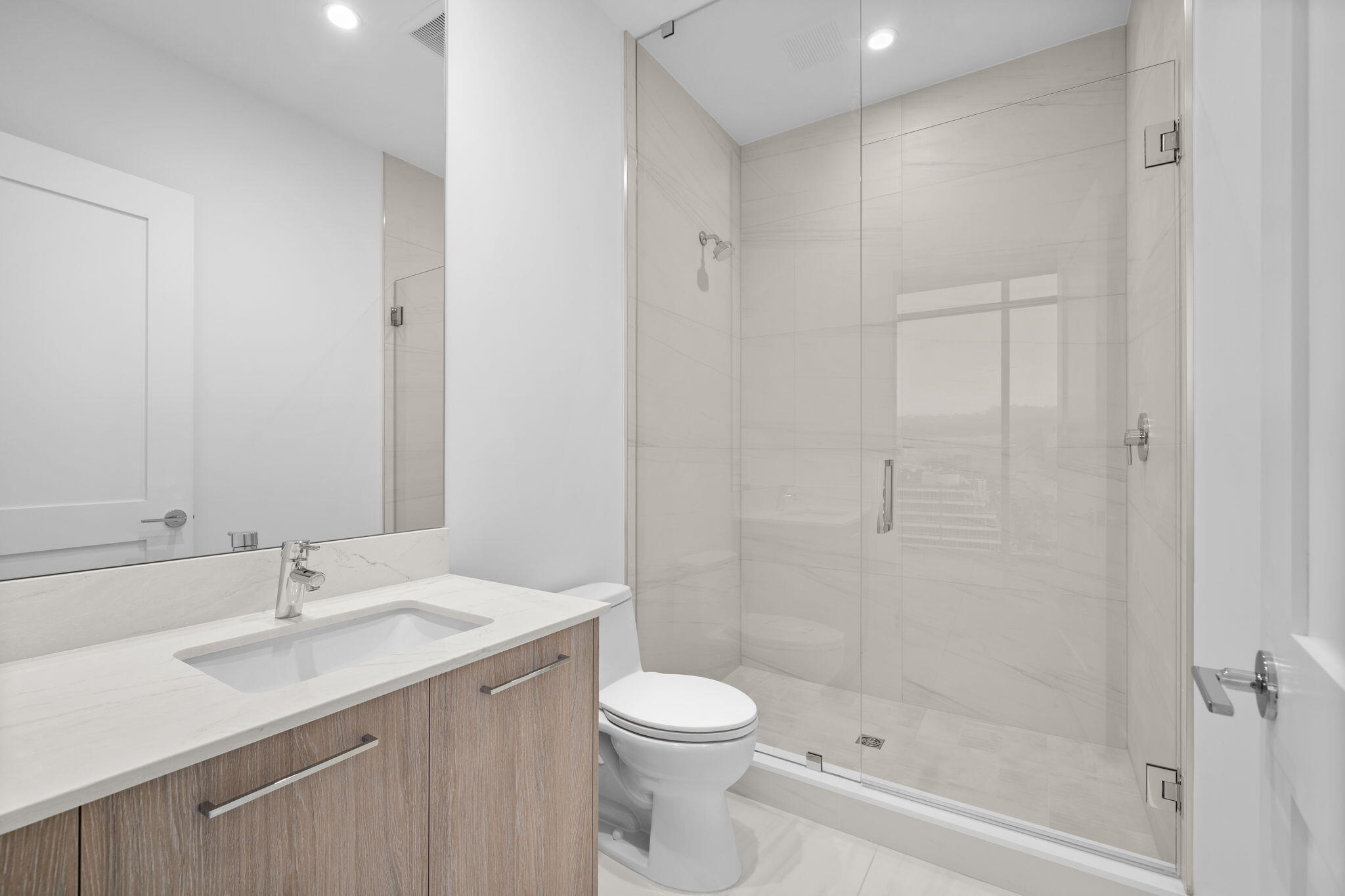 151 N Seabreeze Boulevard Ph2601-e