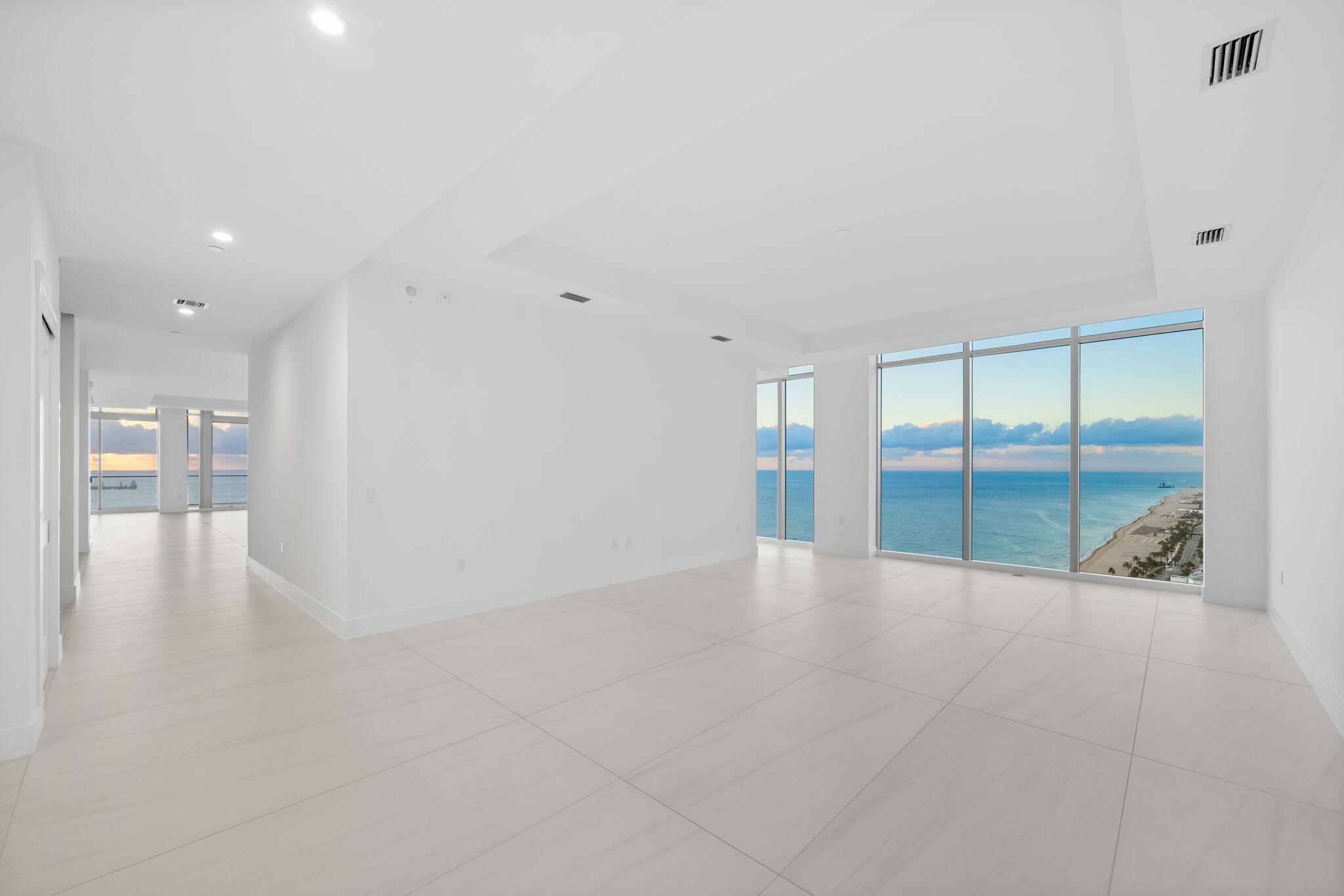 151 N Seabreeze Boulevard Ph2601-e