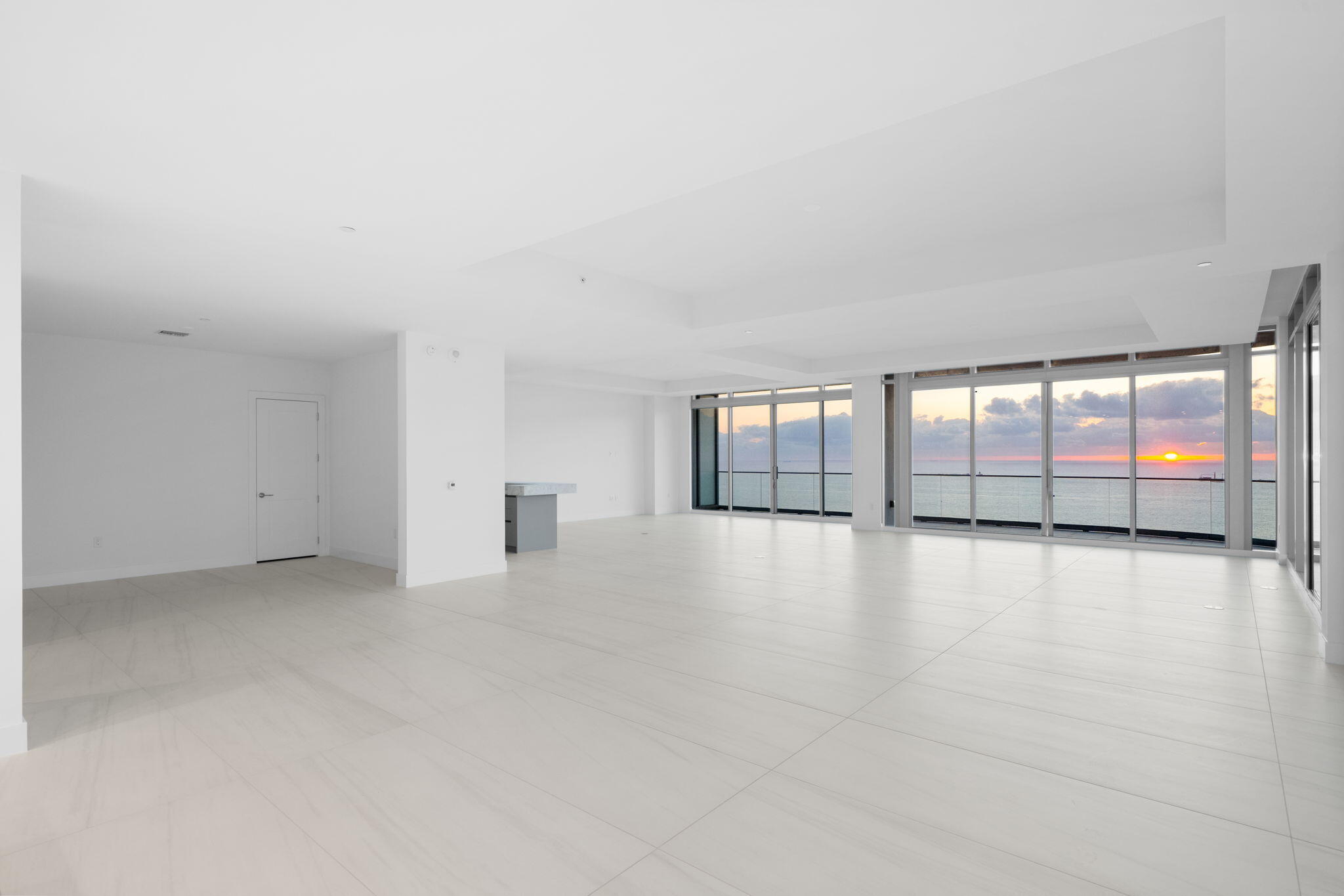 151 N Seabreeze Boulevard Ph2601-e