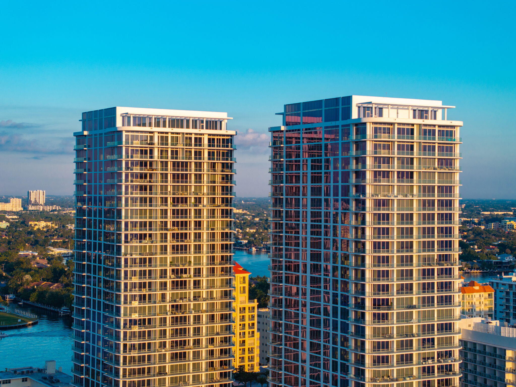 151 N Seabreeze Boulevard Ph2601-e