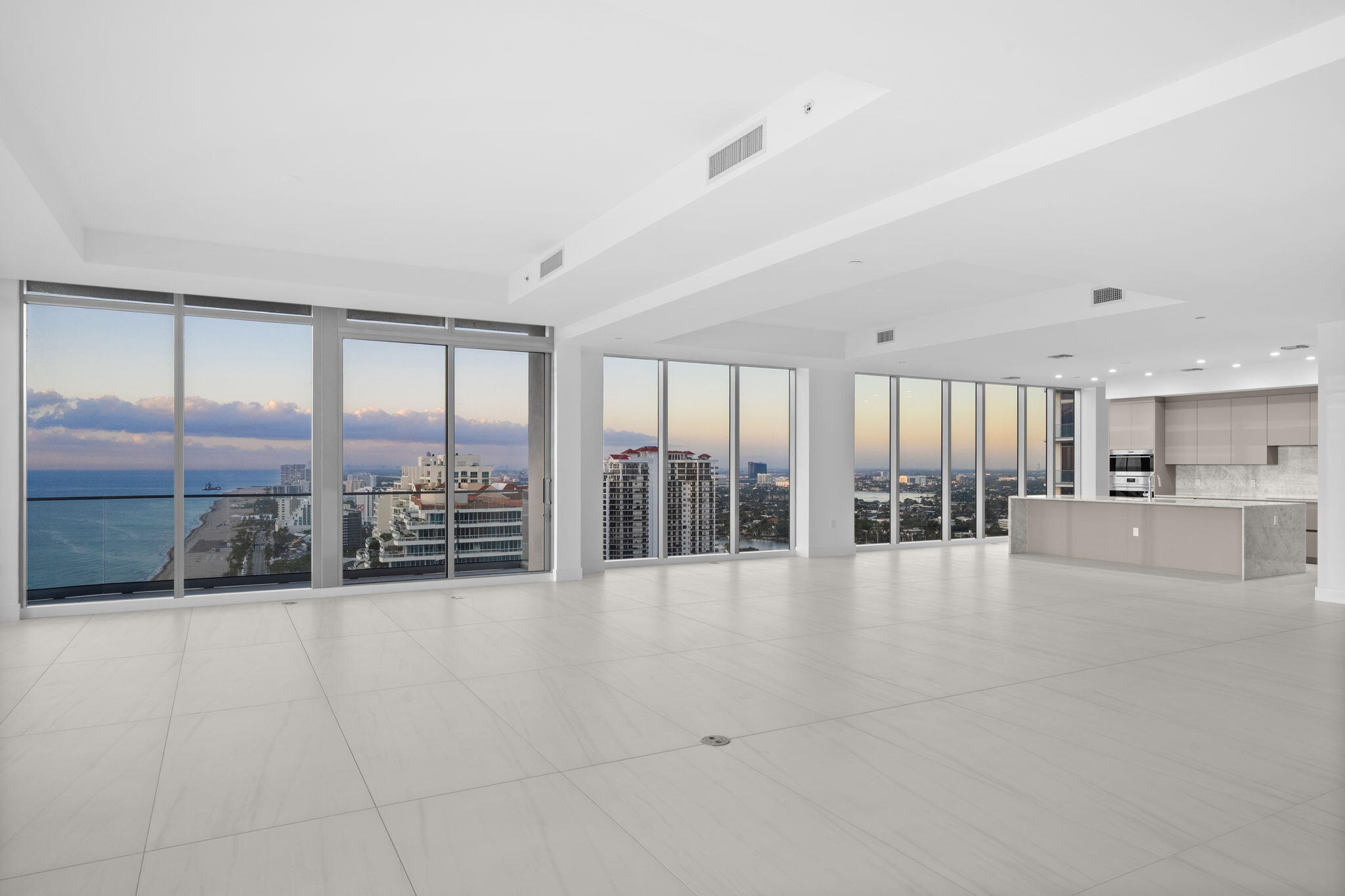 151 N Seabreeze Boulevard Ph2601-e