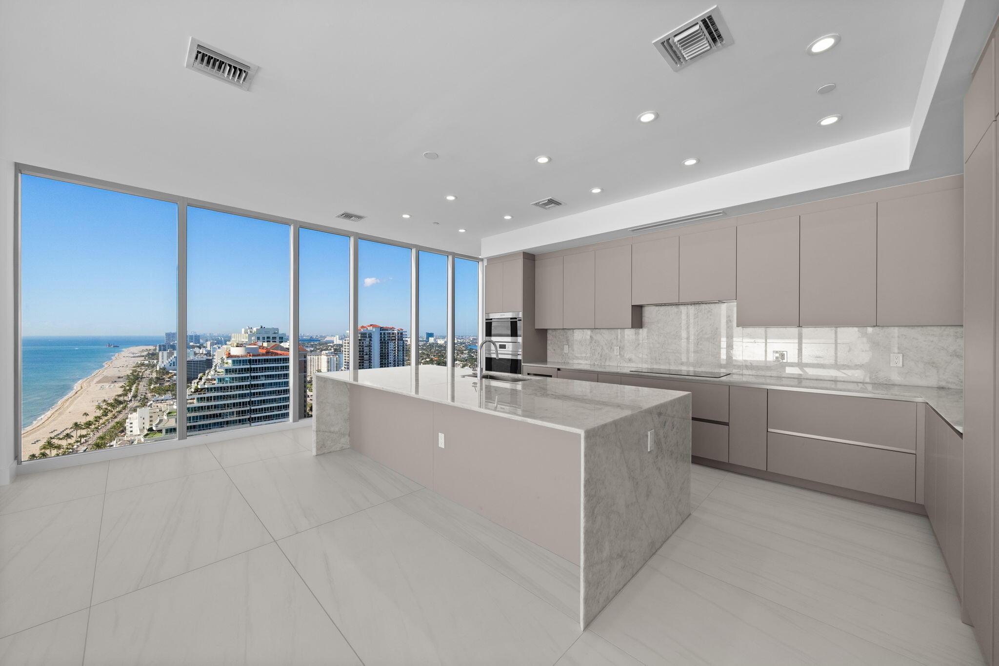 151 N Seabreeze Boulevard Ph2601-e