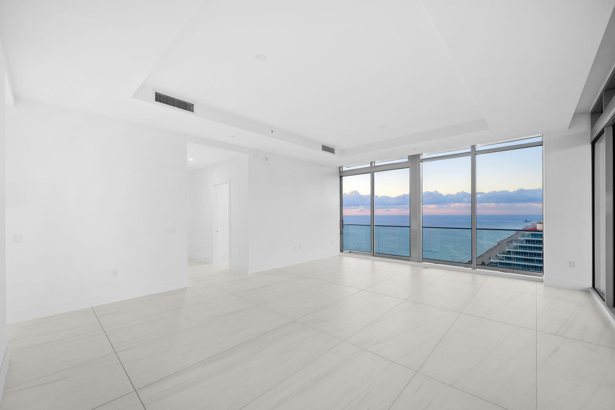 151 N Seabreeze Boulevard Ph2601-e