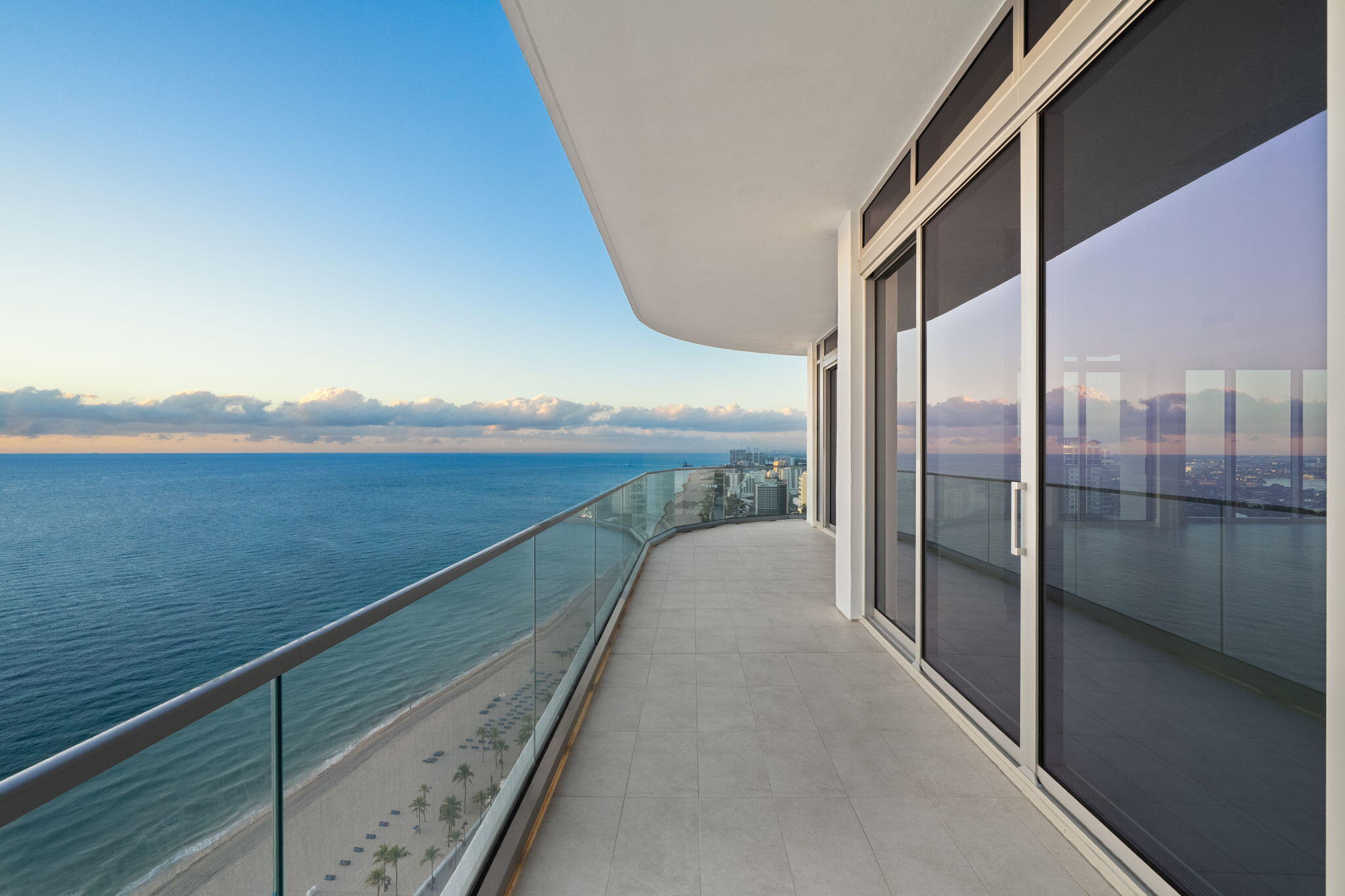 151 N Seabreeze Boulevard Ph2601-e