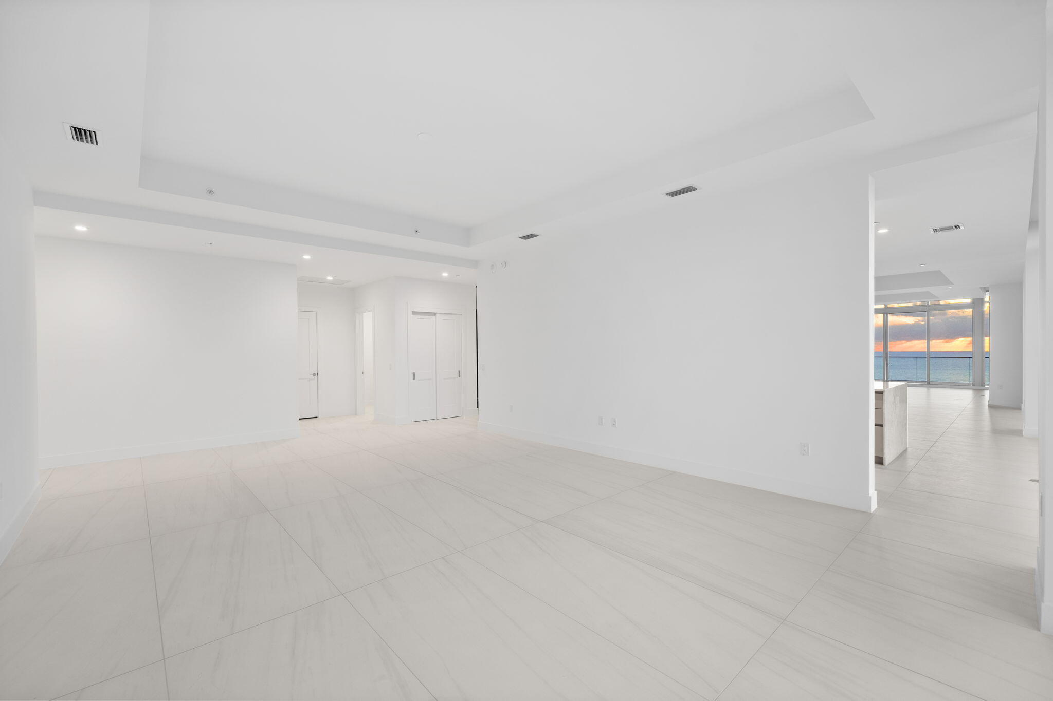 151 N Seabreeze Boulevard Ph2601-e