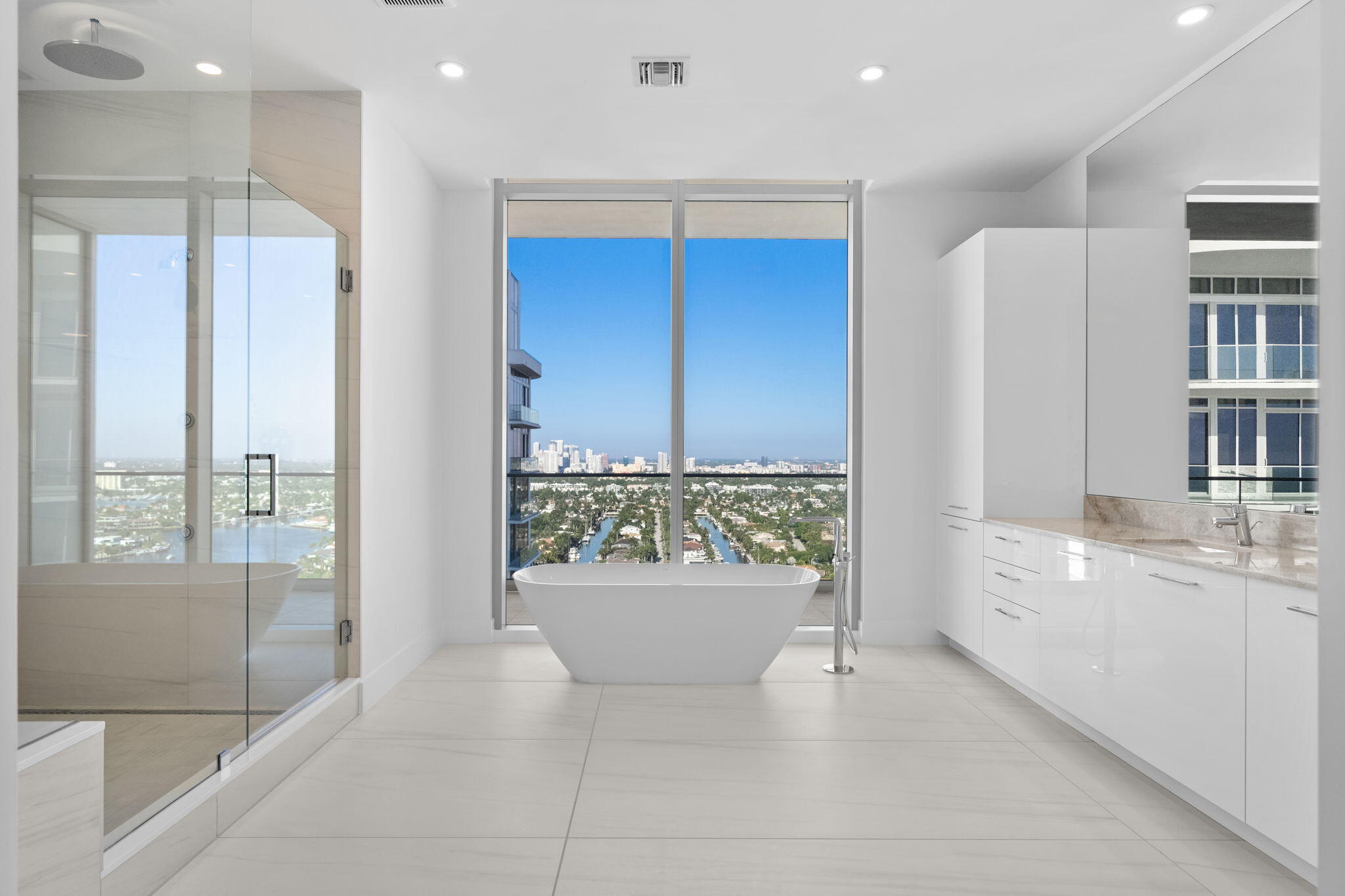 151 N Seabreeze Boulevard Ph2601-e