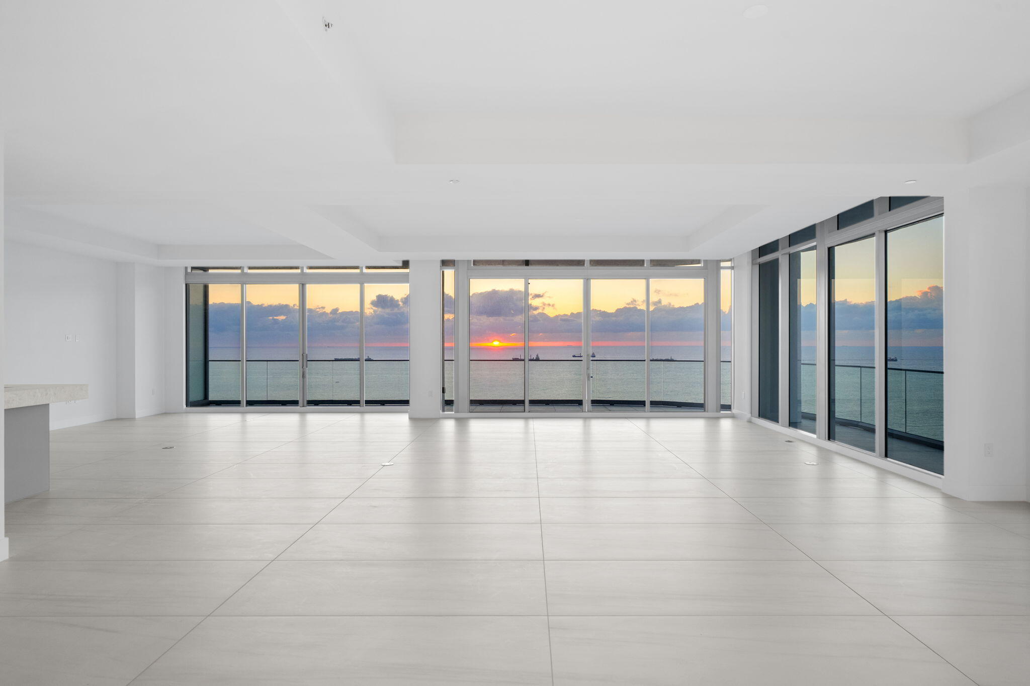 151 N Seabreeze Boulevard Ph2601-e