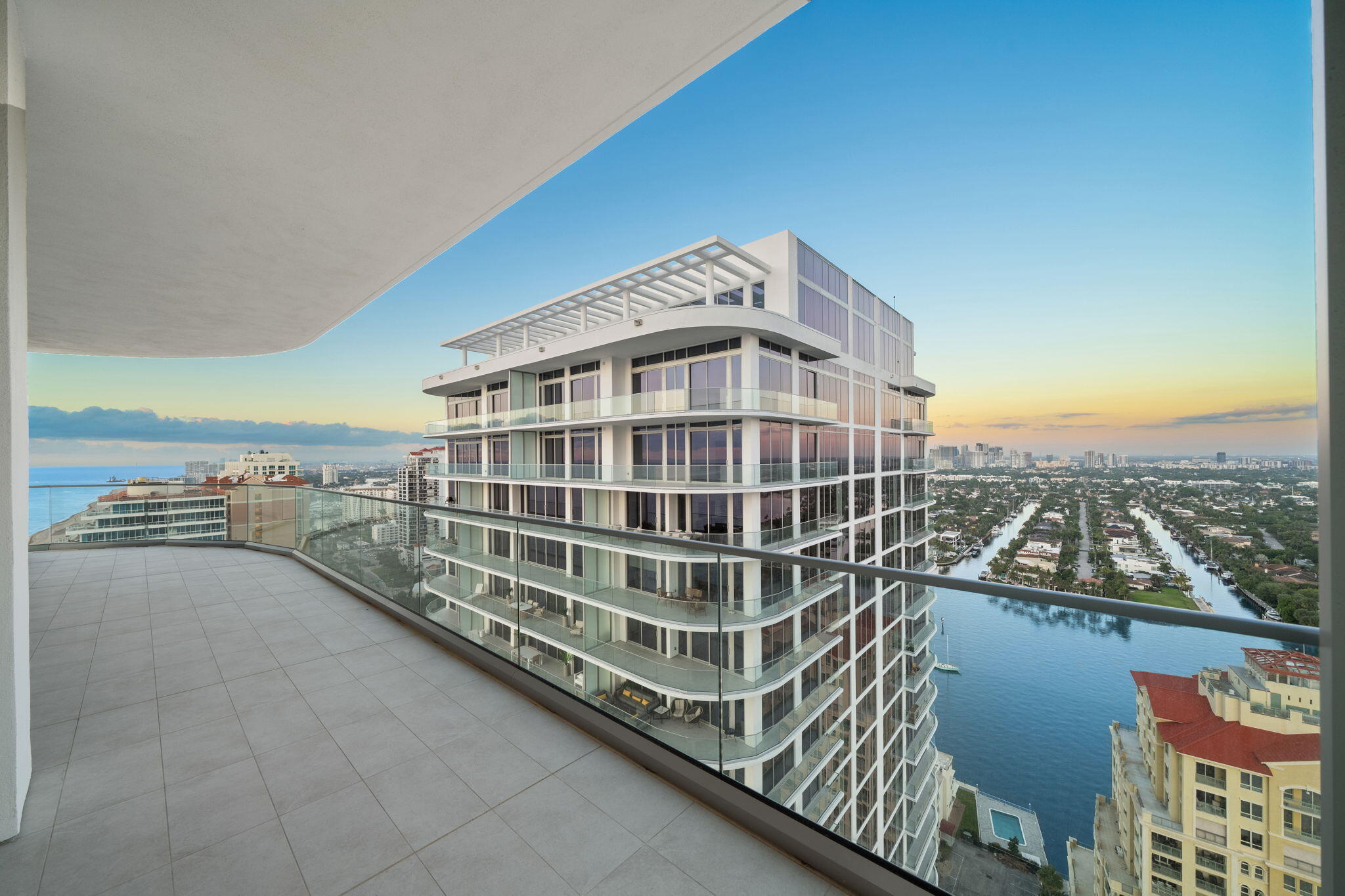 151 N Seabreeze Boulevard Ph2601-e