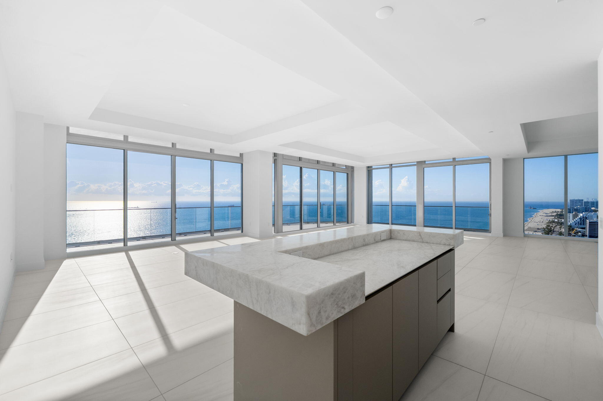 151 N Seabreeze Boulevard Ph2601-e