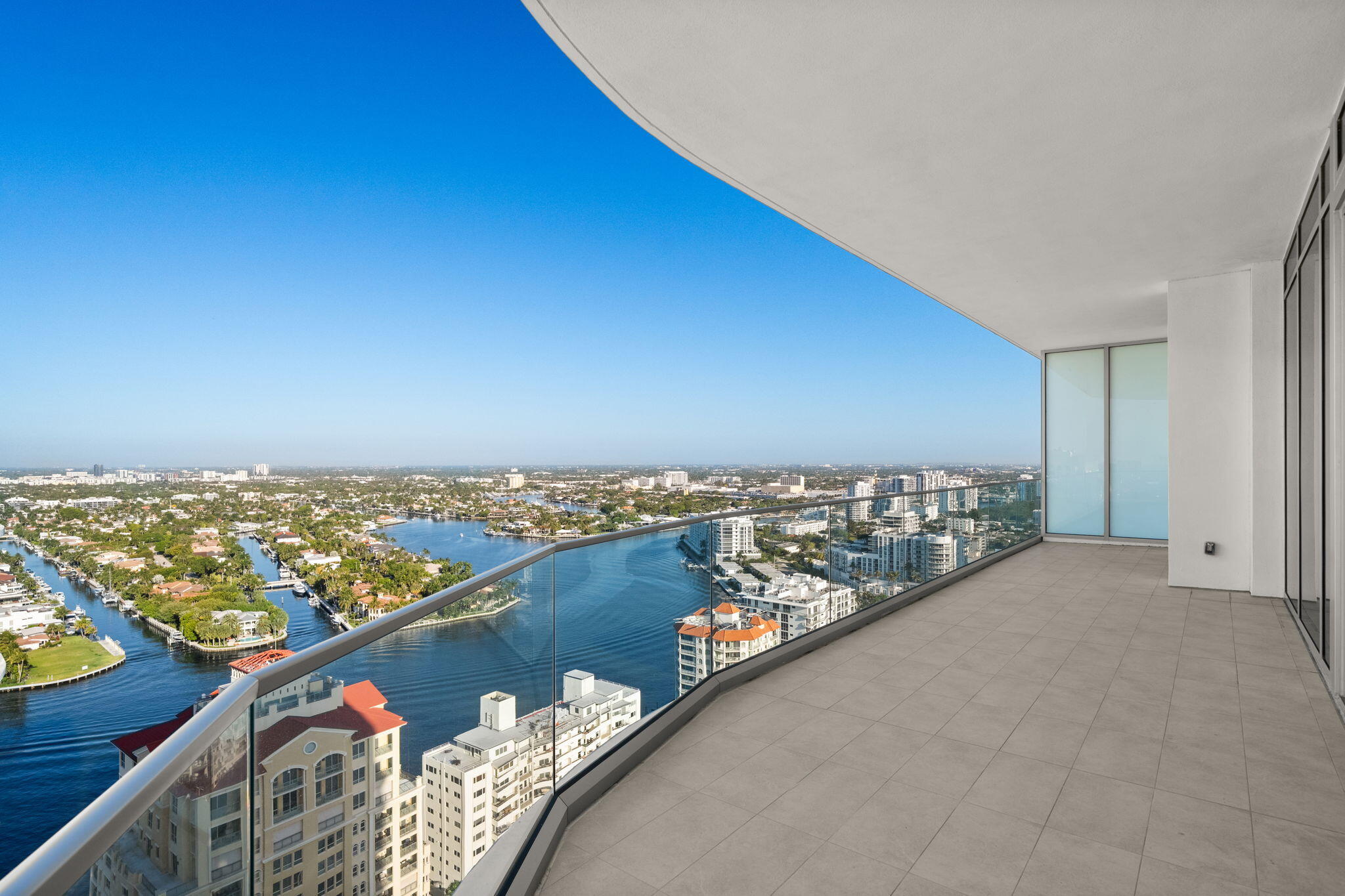 151 N Seabreeze Boulevard Ph2601-e