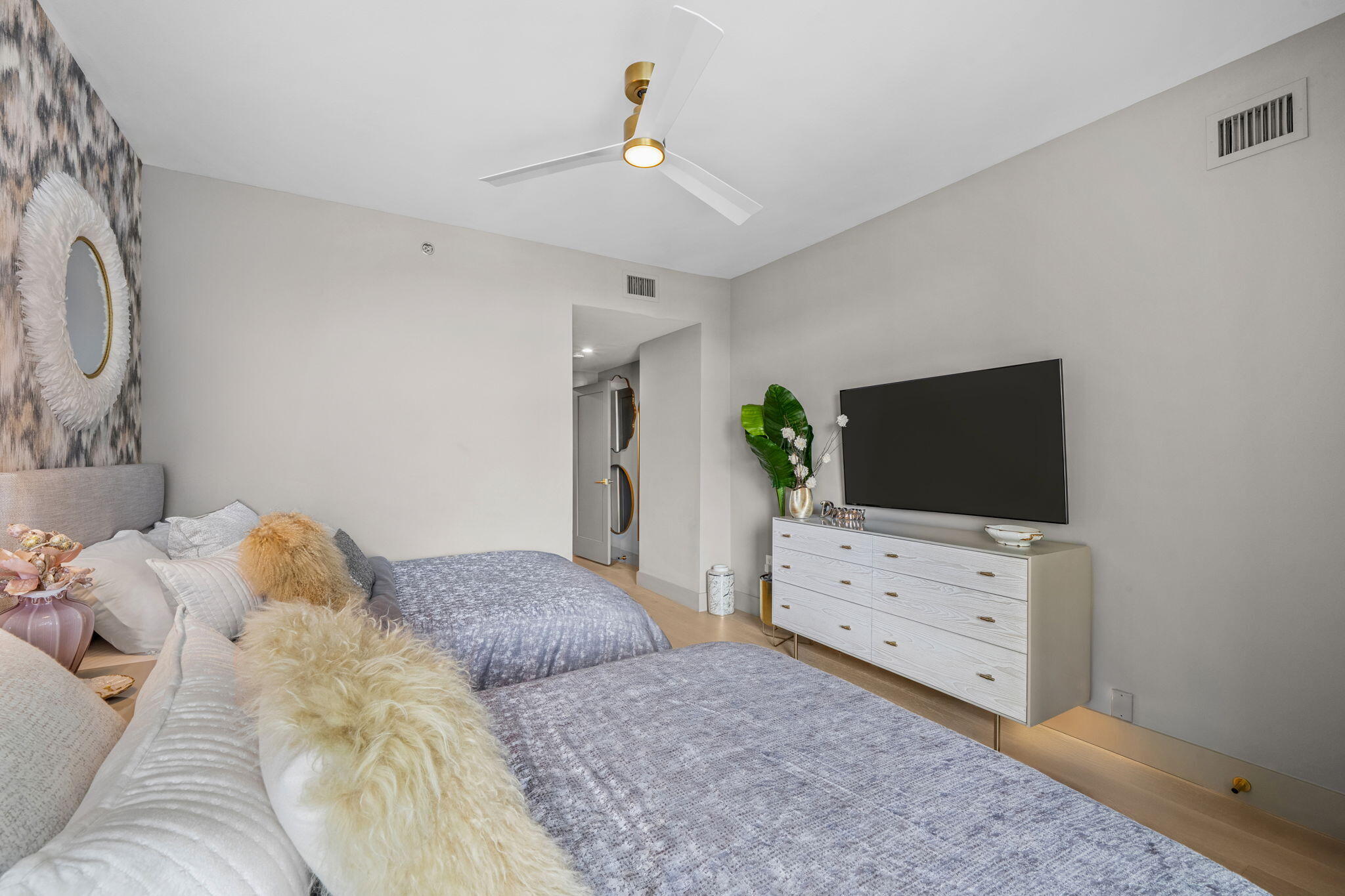 101 S Fort Lauderdale Beach Boulevard Unit: 1404