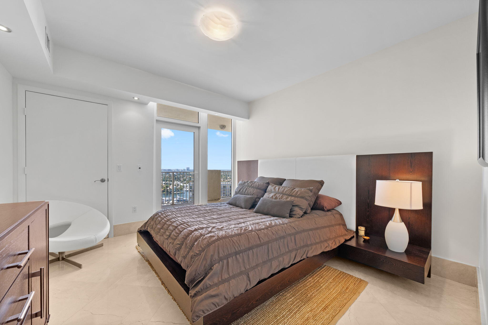 101 S Fort Lauderdale Beach Boulevard Unit: 2004