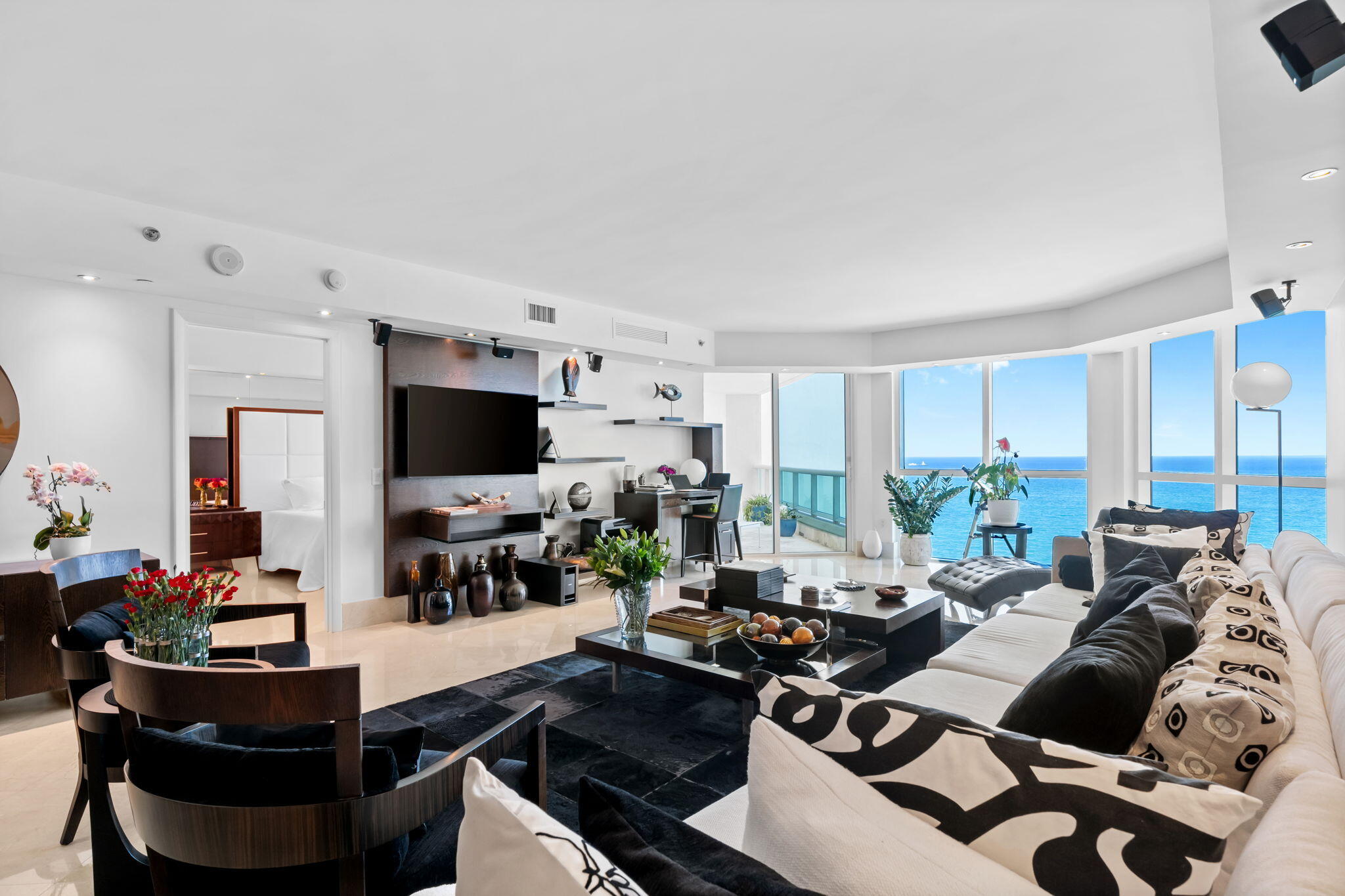 101 S Fort Lauderdale Beach Boulevard Unit: 2004