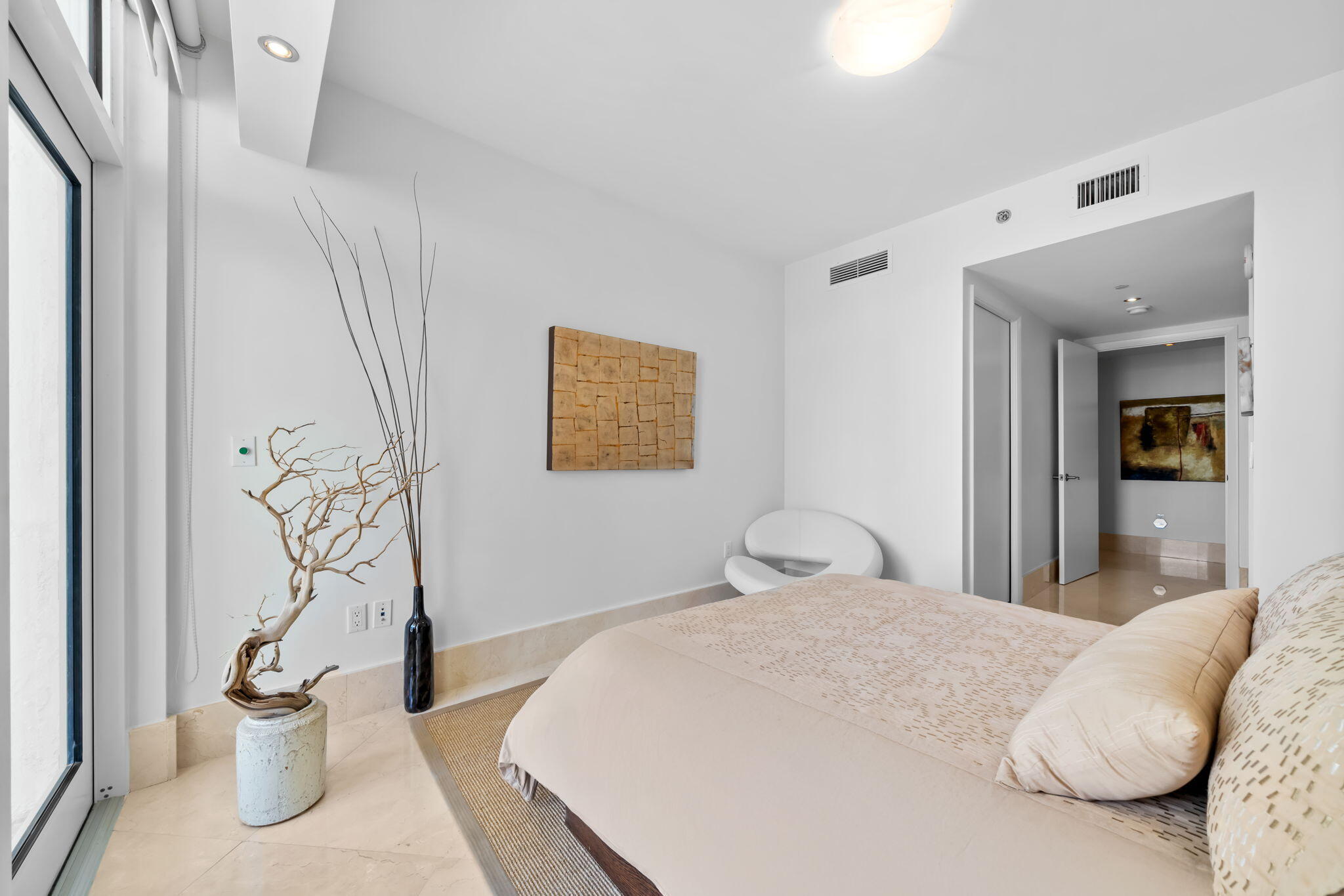 101 S Fort Lauderdale Beach Boulevard Unit: 2004