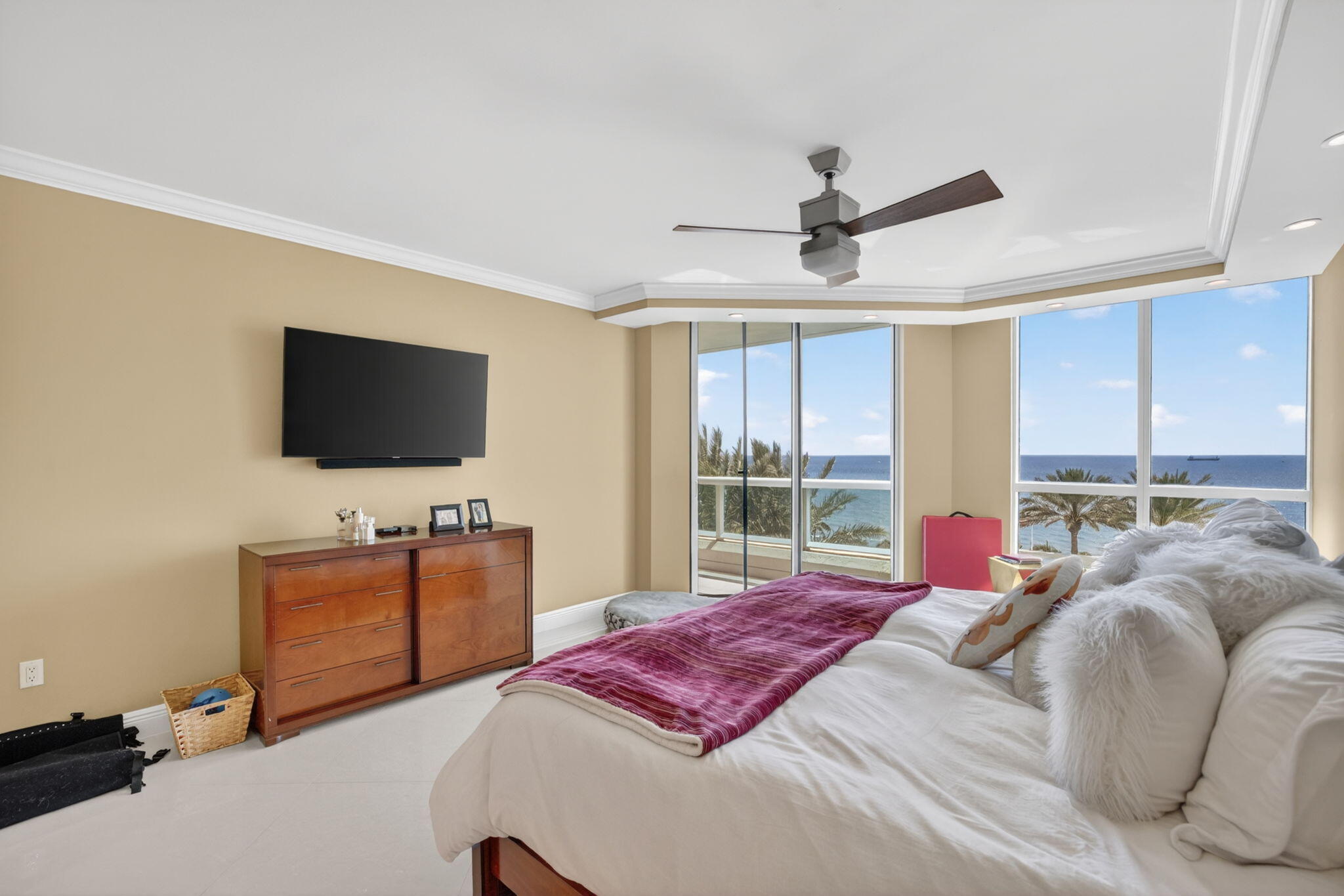 101 S Fort Lauderdale Beach Boulevard Unit: 905