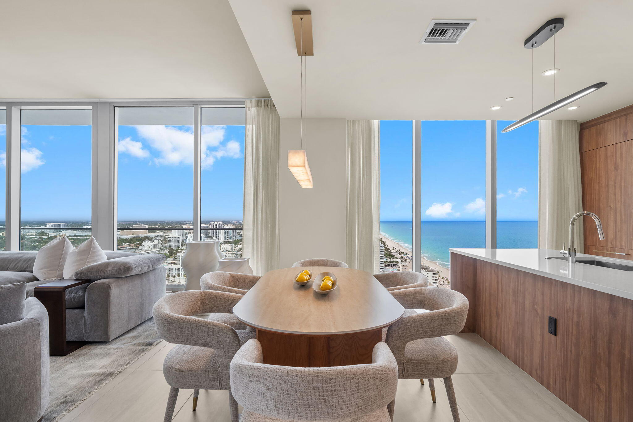 151 N Seabreeze Boulevard 2503-e