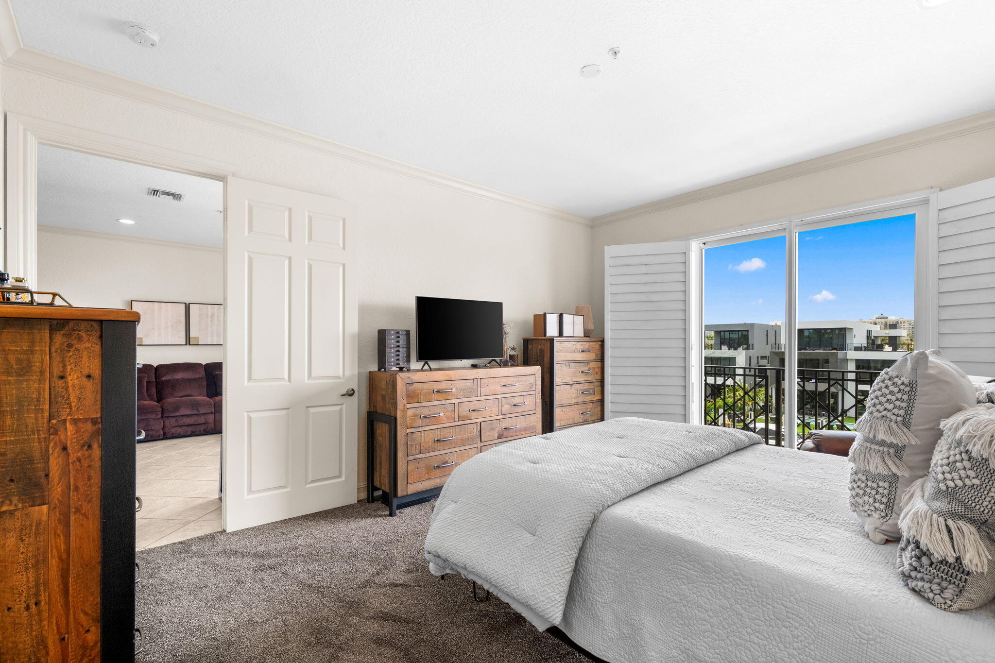 2720 NE 15th Street 303